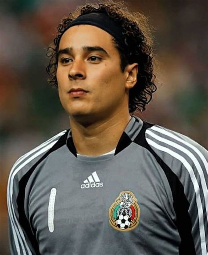 Career, biography and origin of guillermo ochoa