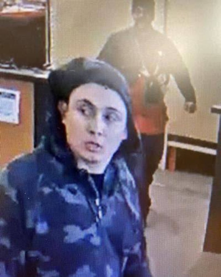 Douglas County Deputies Seek Suspects in Best Buy Theft