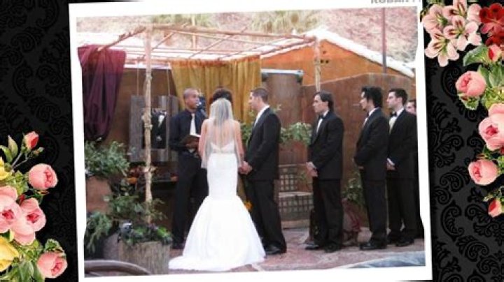Is M Shadows Married? Who are his wife and children? age, bio