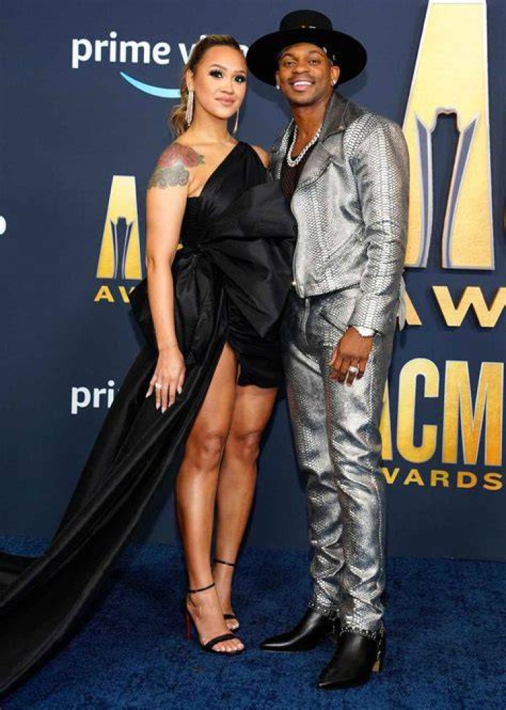Jimmie Allen and Alexis Gale attend the 2022 CMT Music Awards at Nashville Municipal Auditorium on April 11, 2022, in Nashville, Tennessee. | Source: Getty Images